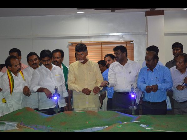  గంటన్నర సేపు పోలవరం ప్రాజెక్టు వద్ద గడిపిన బాబు