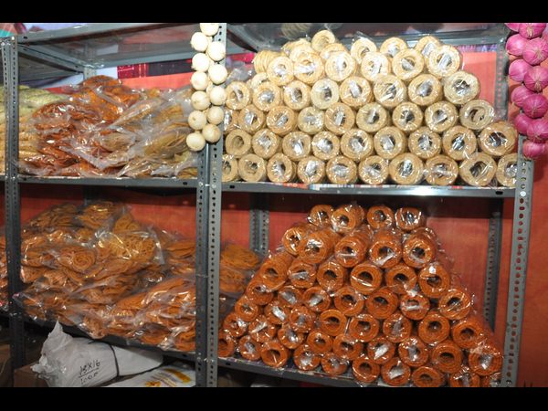 నుమాయిష్ స్టాళ్లు