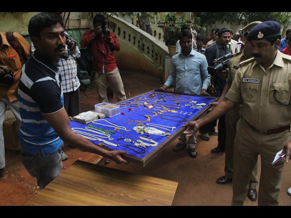 దొంగల పట్టివేత