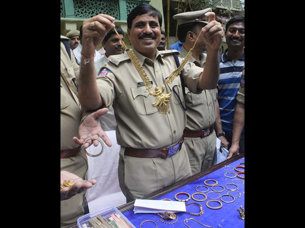 బీహార్ వెళ్లిపోయారు...