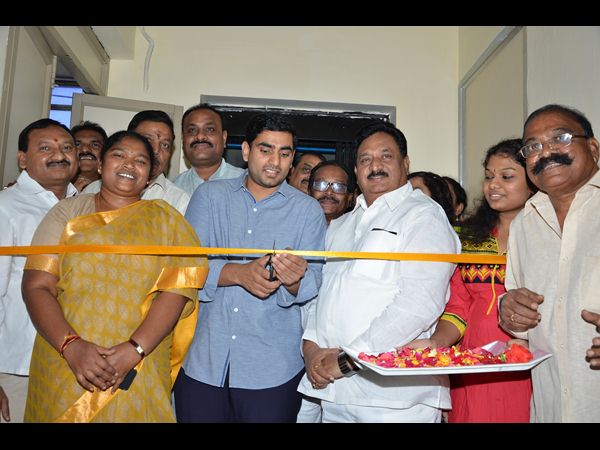 కాల్ సెంటర్ ప్రారంభిస్తూ..