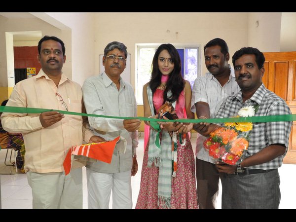 నటి కనీషా