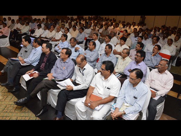 కెసిఆర్ సమీక్ష