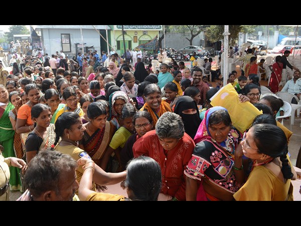 'ఆకలి తీర్చడం అభినందనీయం'