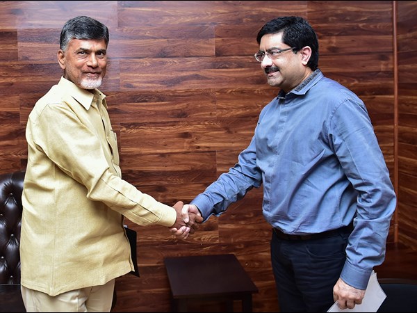 చంద్రబాబుతో కుమార మంగళం బిర్లా చంద్రబాబుతో కుమార మంగళం బిర్లా