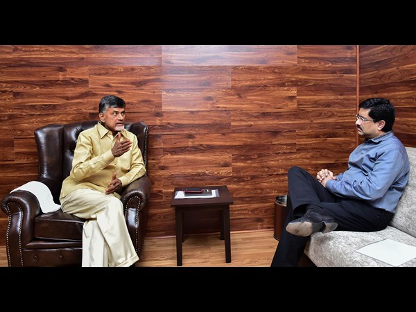 చంద్రబాబుతో కుమార మంగళం బిర్లా చంద్రబాబుతో కుమార మంగళం బిర్లా