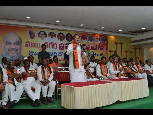 వెంకయ్యనాయుడు