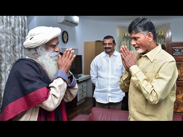 చంద్రబాబుతో జగ్గీ వాసుదేవ్
