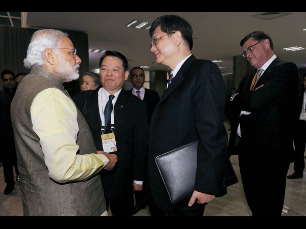 గాంధీనగర్‌లో ప్రారంభమైన 'ఉజ్వల గుజరాత్' శిఖరాగ్ర సదస్సు