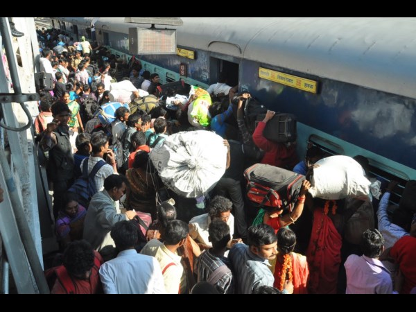  పల్లెబాట పట్టిన నగరవాసులు