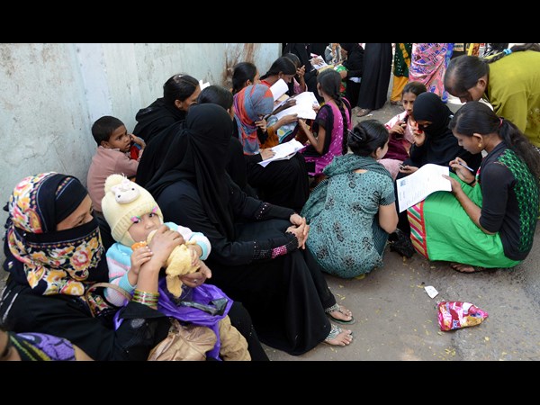 కొత్త కలెక్టర్‌కు తొలిరోజే సమస్యలు స్వాగతం