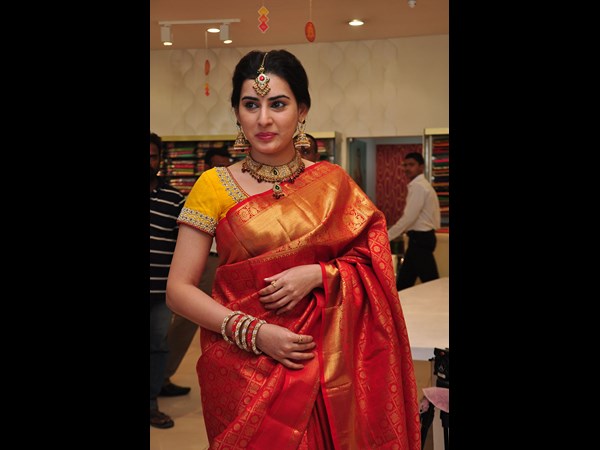 నటి అర్చన