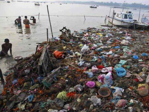 Over 100 Dead Bodies Found Afloat in Ganga in Uttar Pradesh, Probe Ordered Over 100 Dead Bodies Found Afloat in Ganga in Uttar Pradesh, Probe Ordered