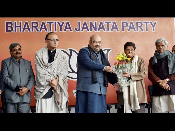 కిరణ్ బేడీ, అమిత్ షా