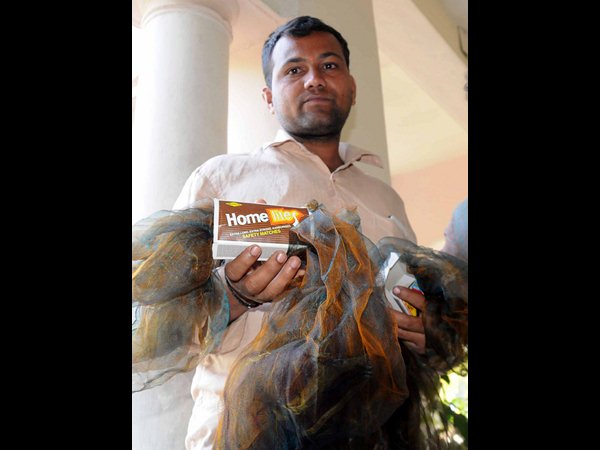  ఒబామాకు శాలువా, మిచెల్లీకి సిల్క్ చీర