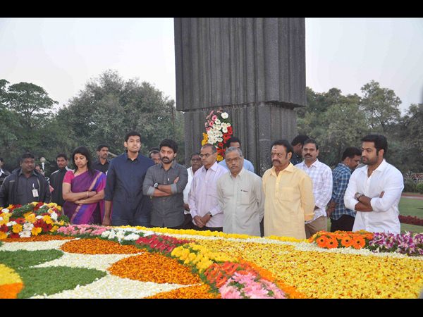 హరికృష్ణ కుటుంబ సభ్యులు