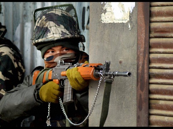  భద్రతా దళాల చేతిలో ఇద్దరు ఉగ్రవాదుల హతం