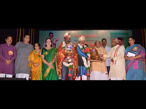 'సుద్దాల'కు ఎన్టీఆర్ విజ్ఞాన్ ట్రస్ట్ సన్మానం