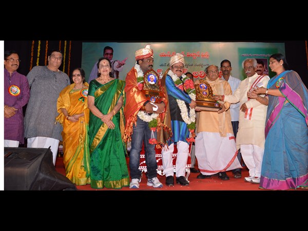 'సుద్దాల'కు ఎన్టీఆర్ విజ్ఞాన్ ట్రస్ట్ సన్మానం