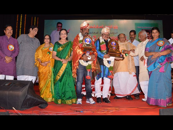 'సుద్దాల'కు ఎన్టీఆర్ విజ్ఞాన్ ట్రస్ట్ సన్మానం