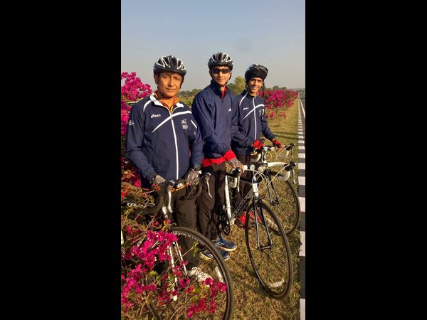 రాజీవ్ త్రివేది, కుటుంబం సైకిల్ యాత్ర