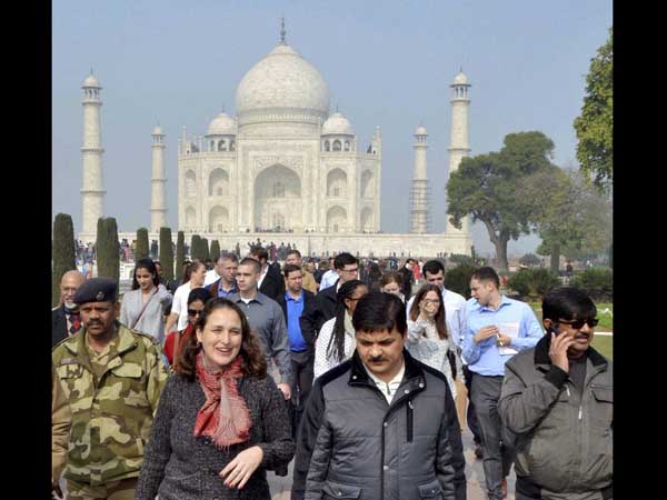  ఈనెల 27న తాజ్ మహల్ సందర్శన నిలిపివేత