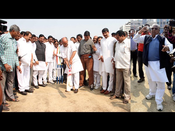 దిగ్విజయ్ బ్యాటింగ్