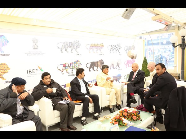  దావోస్‌లో బీజాగా ఏపీ సీఎం చంద్రబాబు