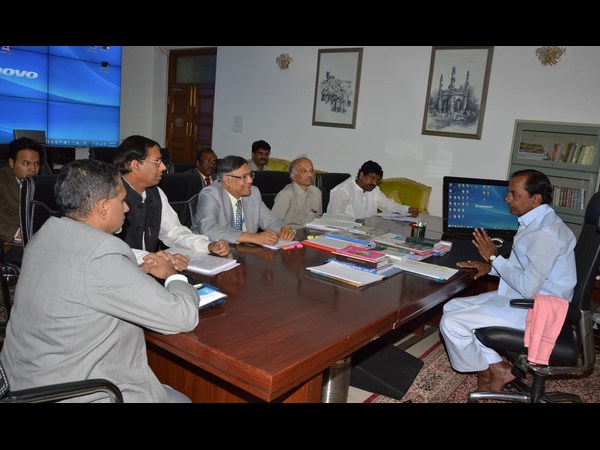 కేంద్ర బృందంతో కెసిఆర్