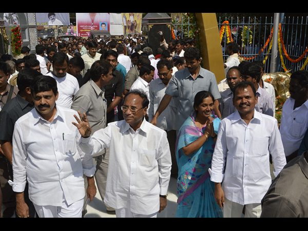 పరిటాల వర్ధంతి