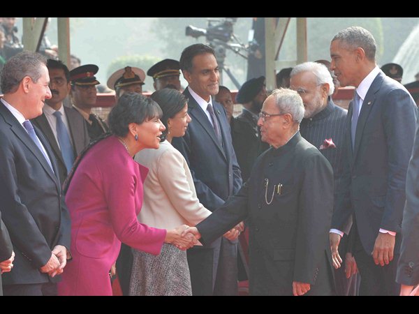  రాష్ట్రపతి భవన్‌లో ఒబామా, కేంద్రమంత్రుల పరిచయం