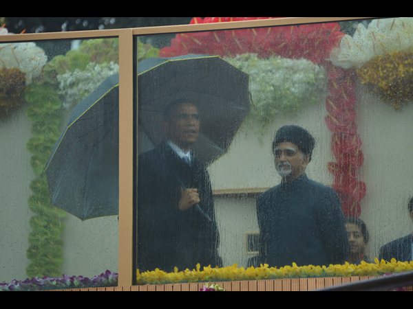  చిరు జల్లుల మధ్యే గణతంత్ర వేడుకలు