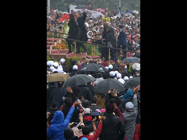  చిరు జల్లుల మధ్యే గణతంత్ర వేడుకలు