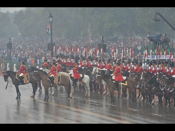  చిరు జల్లుల మధ్యే గణతంత్ర వేడుకలు
