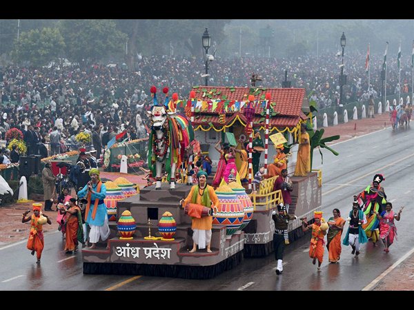 ప్రత్యేక ఆకర్షణగా మోడీ ప్రాజెక్టులు ప్రత్యేక ఆకర్షణగా మోడీ ప్రాజెక్టులు