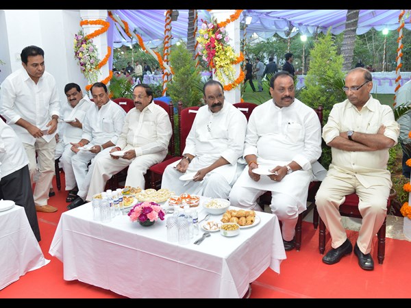 గవర్నర్, కేసీఆర్, చంద్రబాబు గవర్నర్, కేసీఆర్, చంద్రబాబు