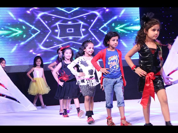కిడ్స్ ఫ్యాషన్ షో కిడ్స్ ఫ్యాషన్ షో