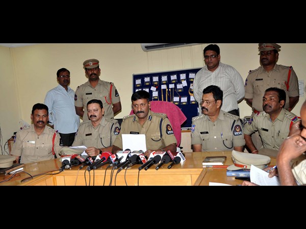 యజమాని ఇంట్లో కారు డ్రైవర్ రూ. కోట్లలో చోరీ