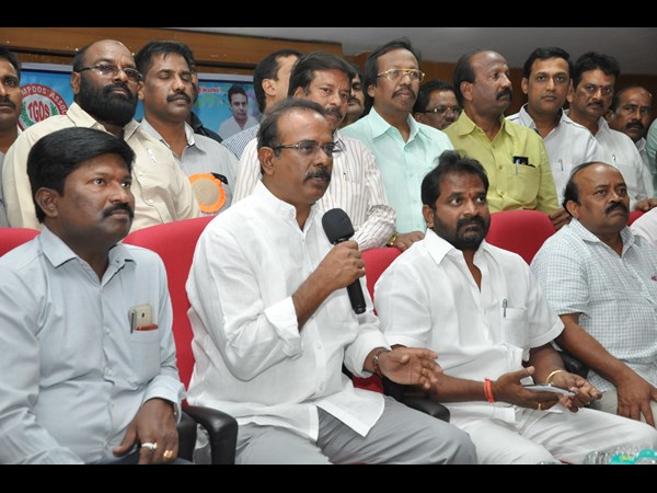 డాక్టర్ల మద్దతు డాక్టర్ల మద్దతు