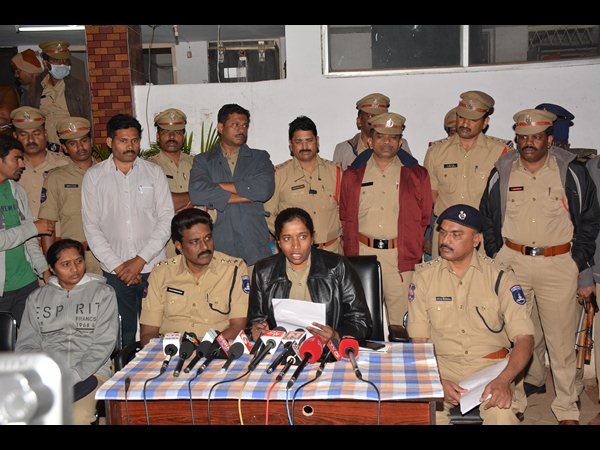  ఉప్పల్ ప్రాంతంలో కార్డన్ సెర్చ్