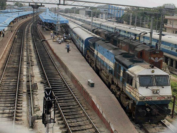 Machilipatnam express train wait for one hour lack of bogie Machilipatnam express train wait for one hour lack of bogie