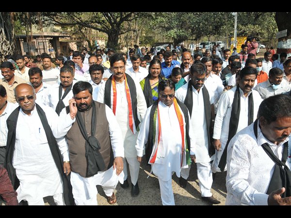 కేసీఆర్పై టీపీసీసీ అధ్యక్షుడు పొన్నాల ధ్వజం కేసీఆర్పై టీపీసీసీ అధ్యక్షుడు పొన్నాల ధ్వజం