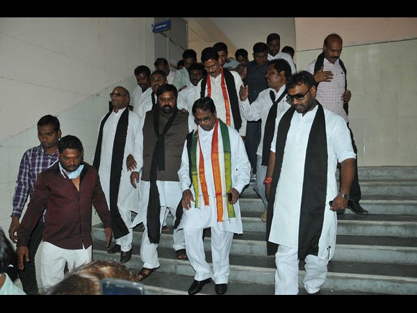 కేసీఆర్పై టీపీసీసీ అధ్యక్షుడు పొన్నాల ధ్వజం కేసీఆర్పై టీపీసీసీ అధ్యక్షుడు పొన్నాల ధ్వజం