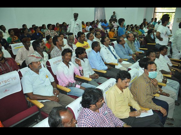 కేసీఆర్పై టీపీసీసీ అధ్యక్షుడు పొన్నాల ధ్వజం కేసీఆర్పై టీపీసీసీ అధ్యక్షుడు పొన్నాల ధ్వజం