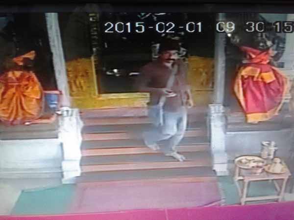  భక్తుడిగా వచ్చి అమ్మవారి పుస్తెలతాడు చోరీ