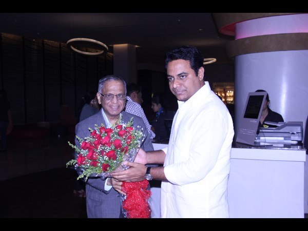 నారాయణమూర్తితో కెటిఆర్