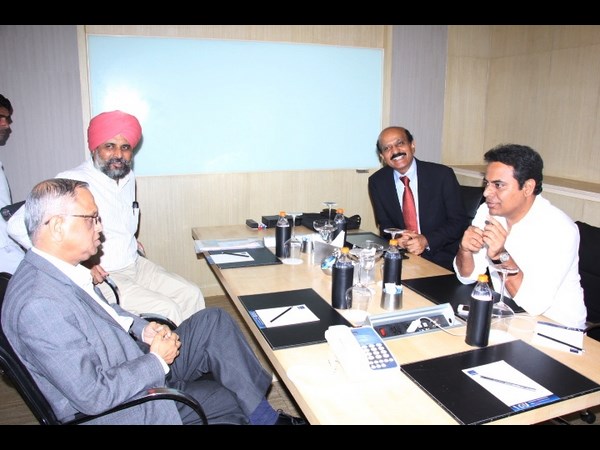 నారాయణమూర్తితో కెటిఆర్