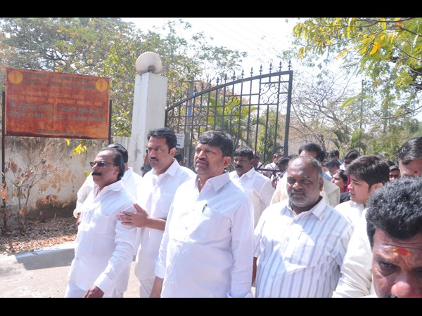 ఛాతి ఆసుపత్రిలో తెలంగాణ టీడీపీ నేతలు ఛాతి ఆసుపత్రిలో తెలంగాణ టీడీపీ నేతలు