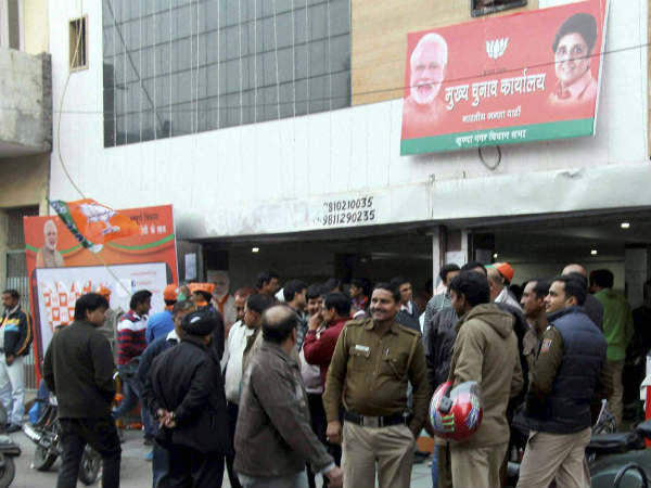 AAP candidate Sarita Singh's car attacked