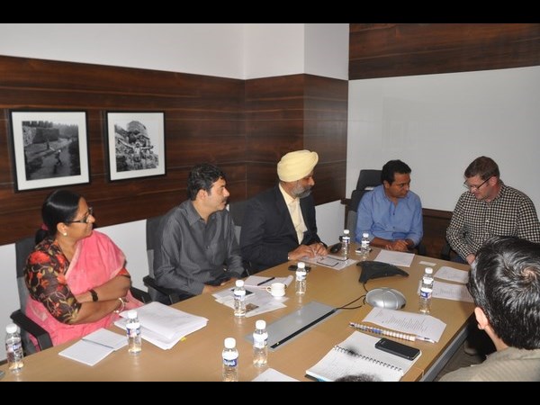 మంత్రి కేటీఆర్‌‌తో అమెజాన్‌ ప్రతినిధుల భేటీ